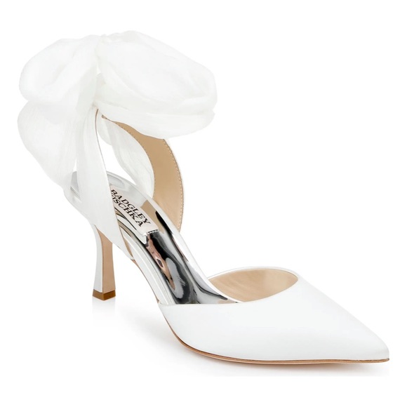 BADGLEY MISCHKA COLLECTION Blaze Pump 3” white heels - Picture 2 of 11